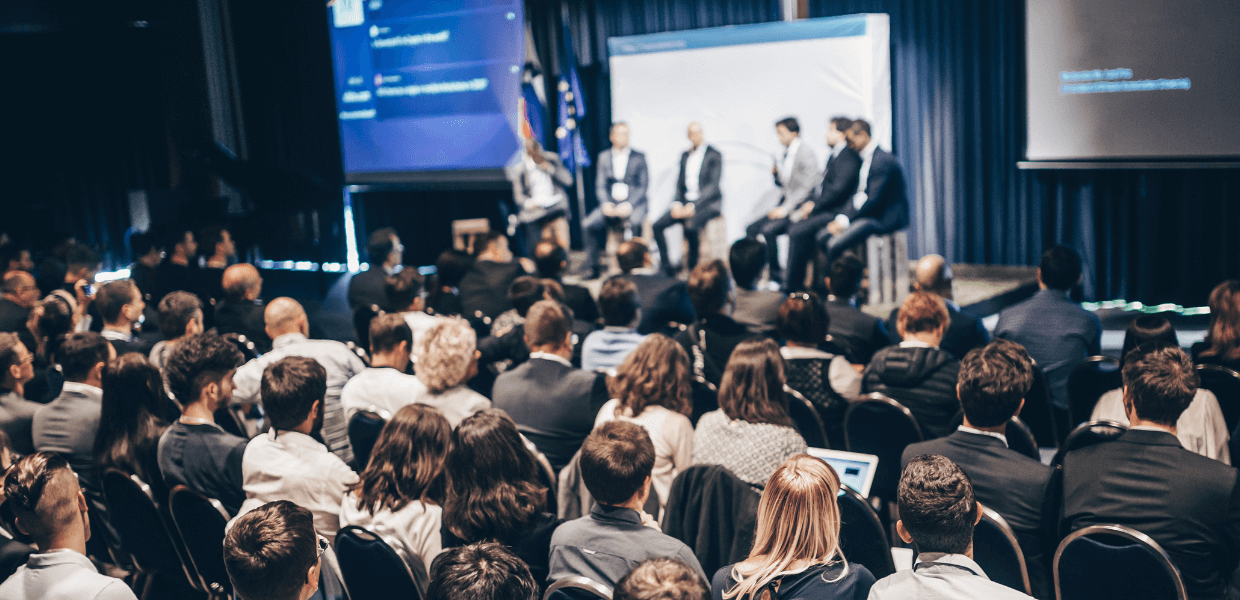 Leia mais sobre o artigo Como planejar uma conferência corporativa de sucesso